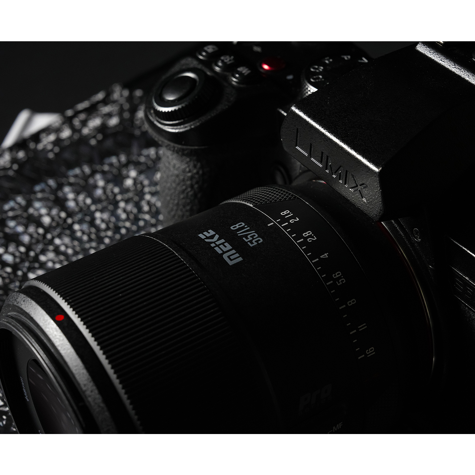 Meike 55 mm F1.8 AF Pro STM Autofokus Vollformat Ojektiv Portrait kompatibel mit Panasonic L Mount Meike 55 mm F1.8 AF Pro STM Autofokus Vollformat Ojektiv Portrait kompatibel mit Panasonic L Mount