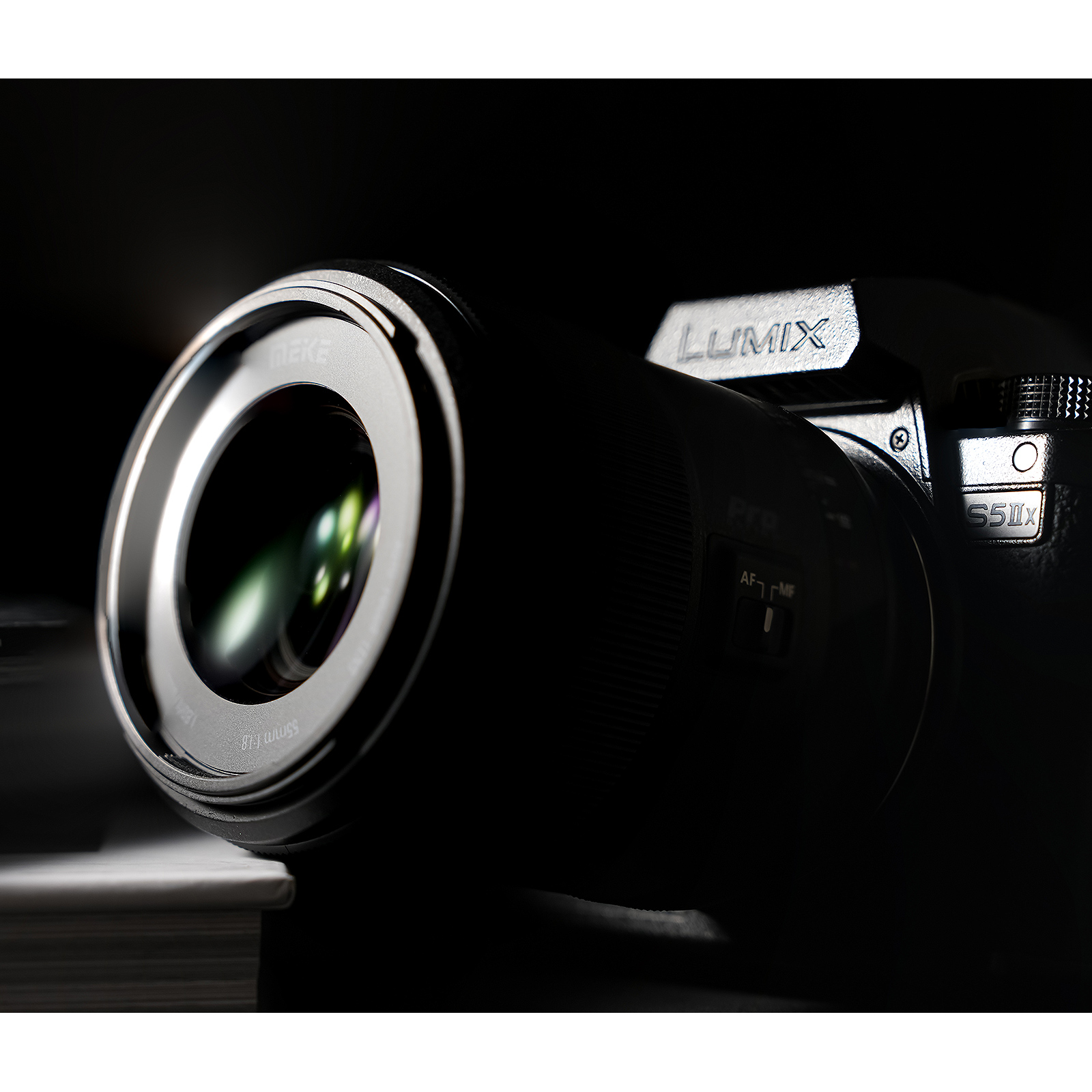 Meike 55 mm F1.8 AF Pro STM Autofokus Vollformat Ojektiv Portrait kompatibel mit Panasonic L Mount Meike 55 mm F1.8 AF Pro STM Autofokus Vollformat Ojektiv Portrait kompatibel mit Panasonic L Mount